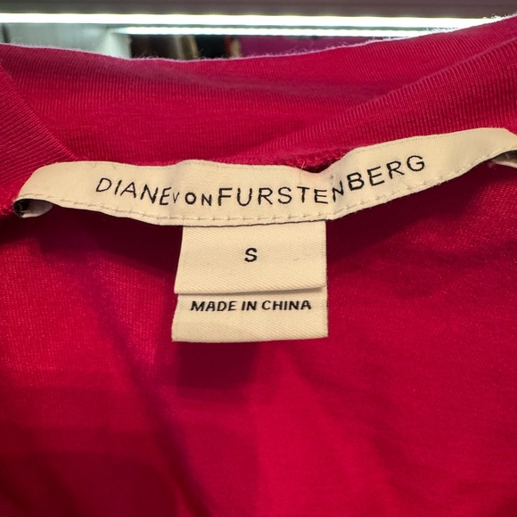 Diane Von Furstenberg Elegant Fuchsia Pink Draped Stretchy Dress. Size S. - Picture 4 of 8